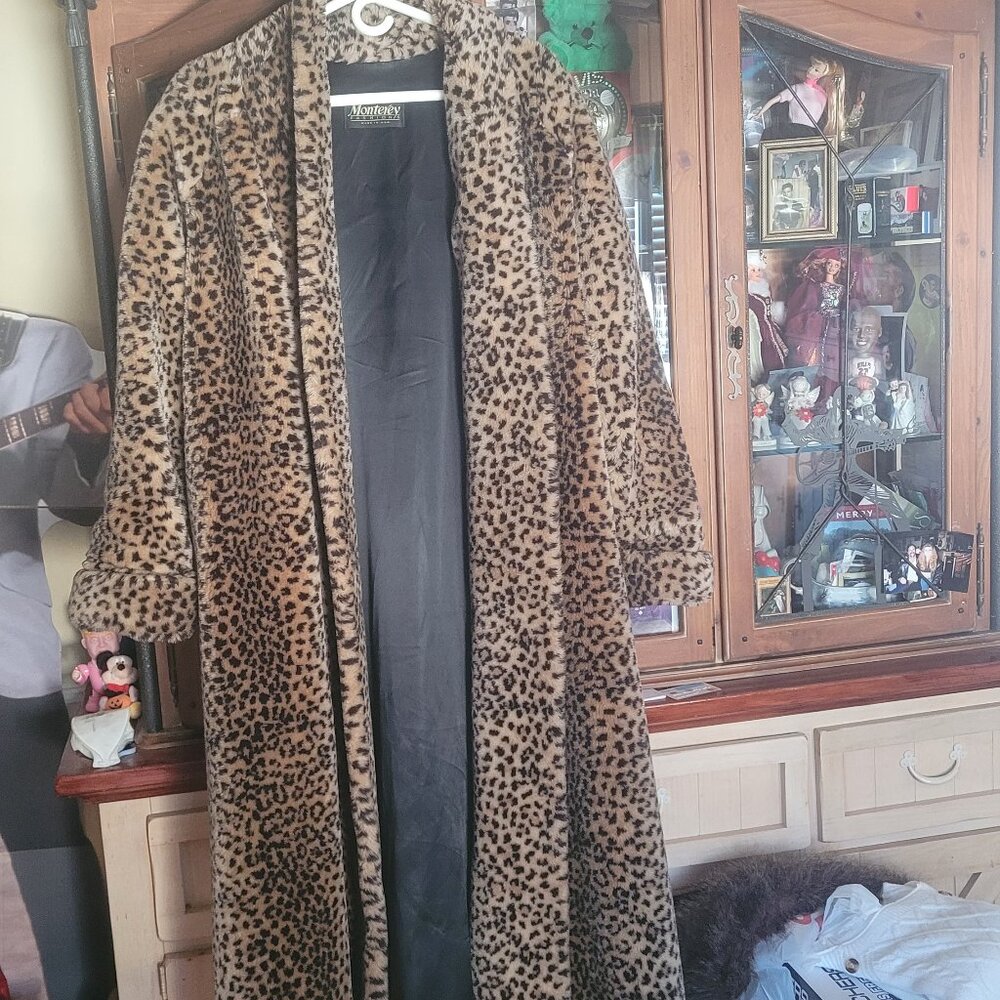 Monterey Fashion FAUX Fur Coat